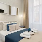 هوليدايز هارموني *